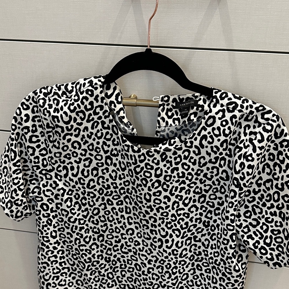 Ann Taylor Black and White Animal Print Short Sleeve Top